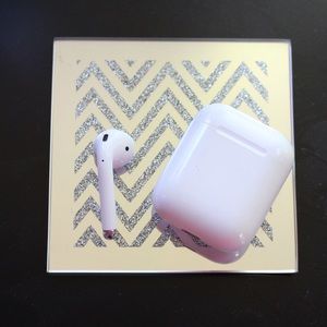 AirPod case + ONLY the right AirPod. 2nd gen.